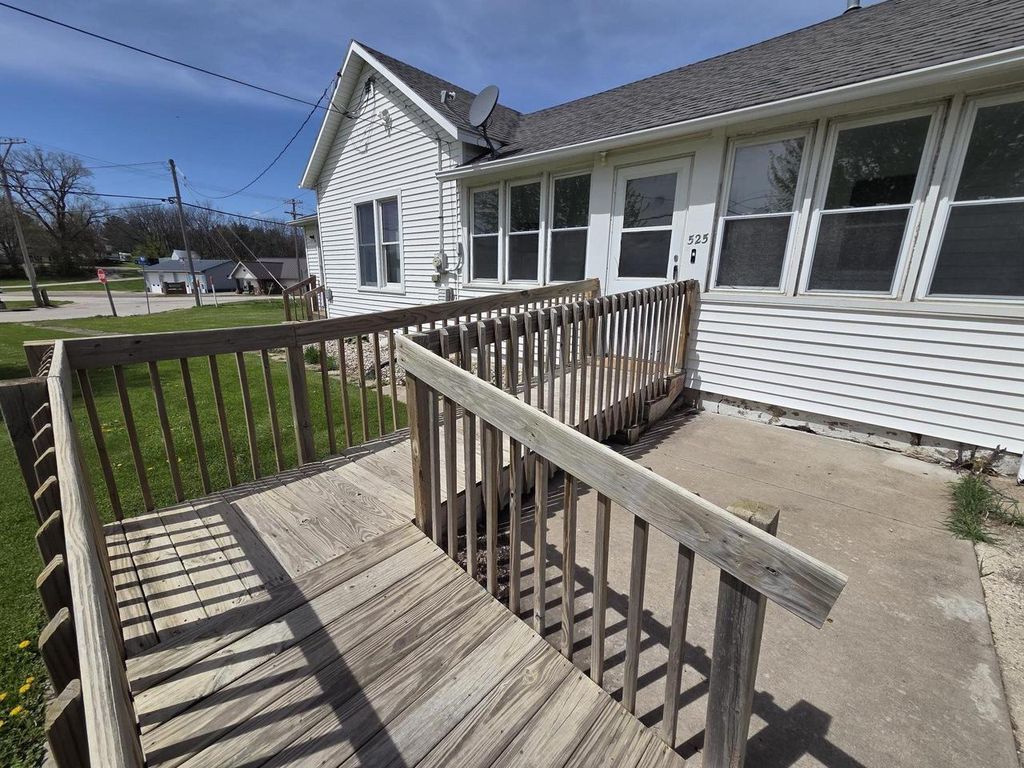 Photo of 525 W Water STREET, Shullsburg, WI 53586 (MLS # 2021689)