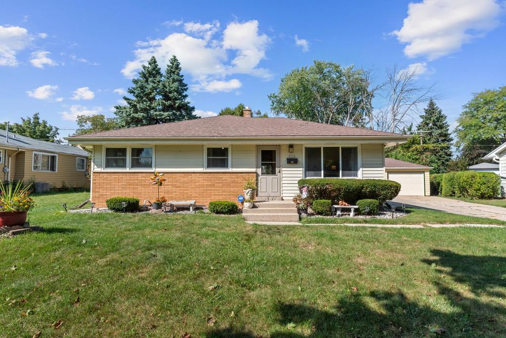 Photo of 8220 W Lynmar TERRACE, Milwaukee, WI 53222 (MLS # 1936336)