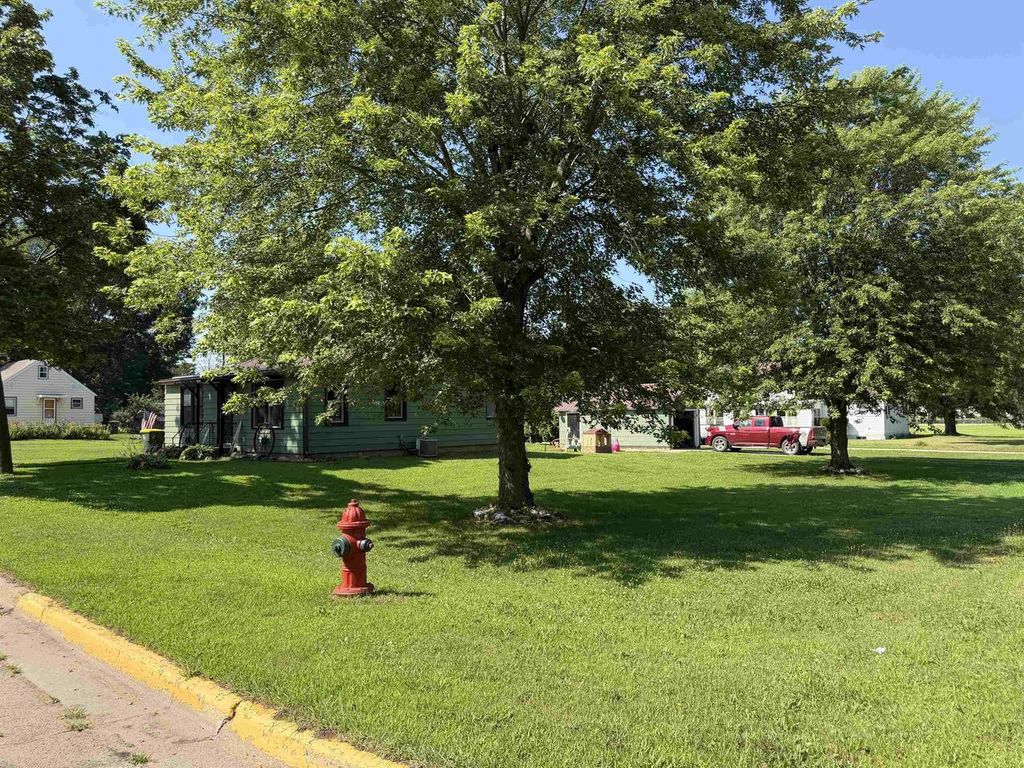 Photo of 941 S 5th STREET, Prairie Du Chien, WI 53821 (MLS # 2028392)