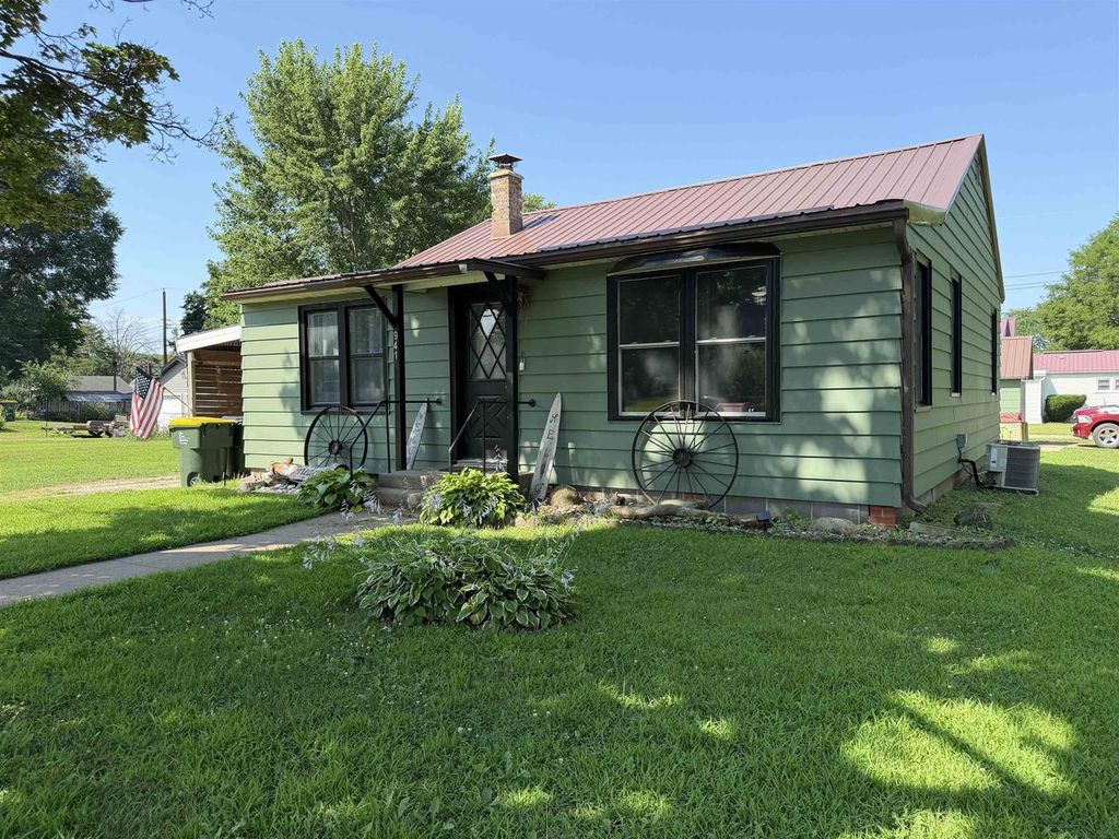 Photo of 941 S 5th STREET, Prairie Du Chien, WI 53821 (MLS # 2028392)