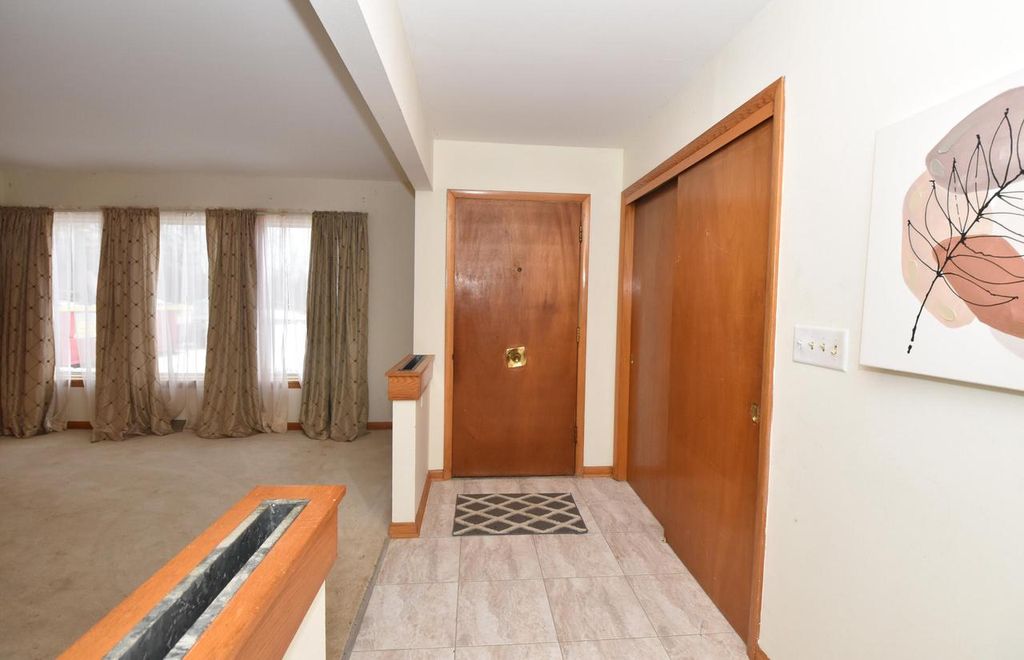 Photo of 1108 W Zedler LANE, Mequon, WI 53092 (MLS # 1946159)