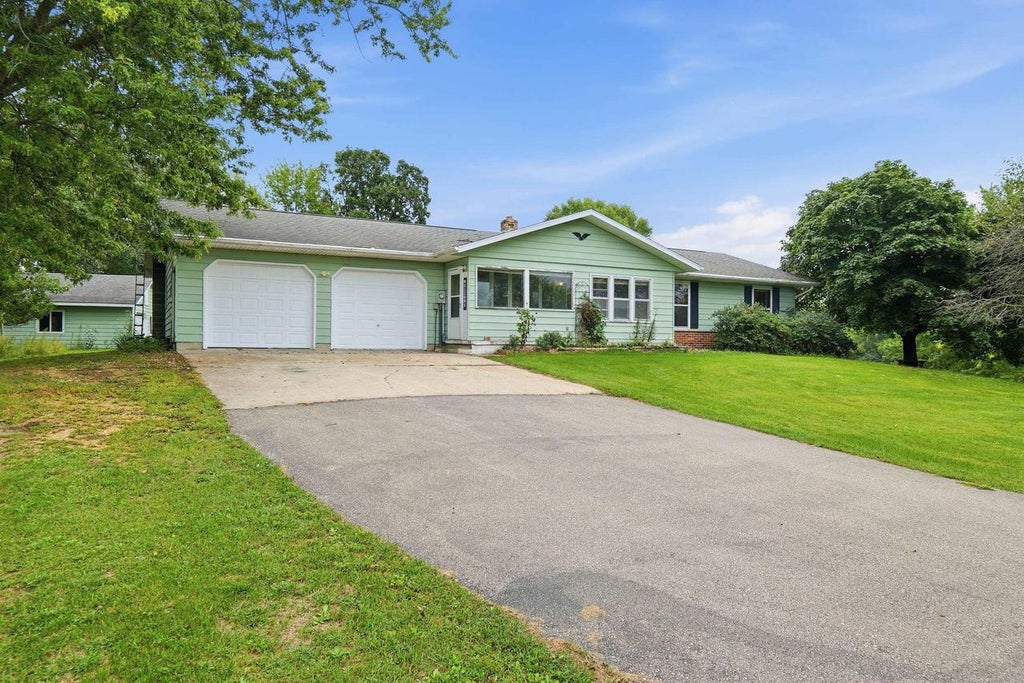 Photo of N4982 Dunning ROAD, Poynette, WI 53955 (MLS # 2032145)