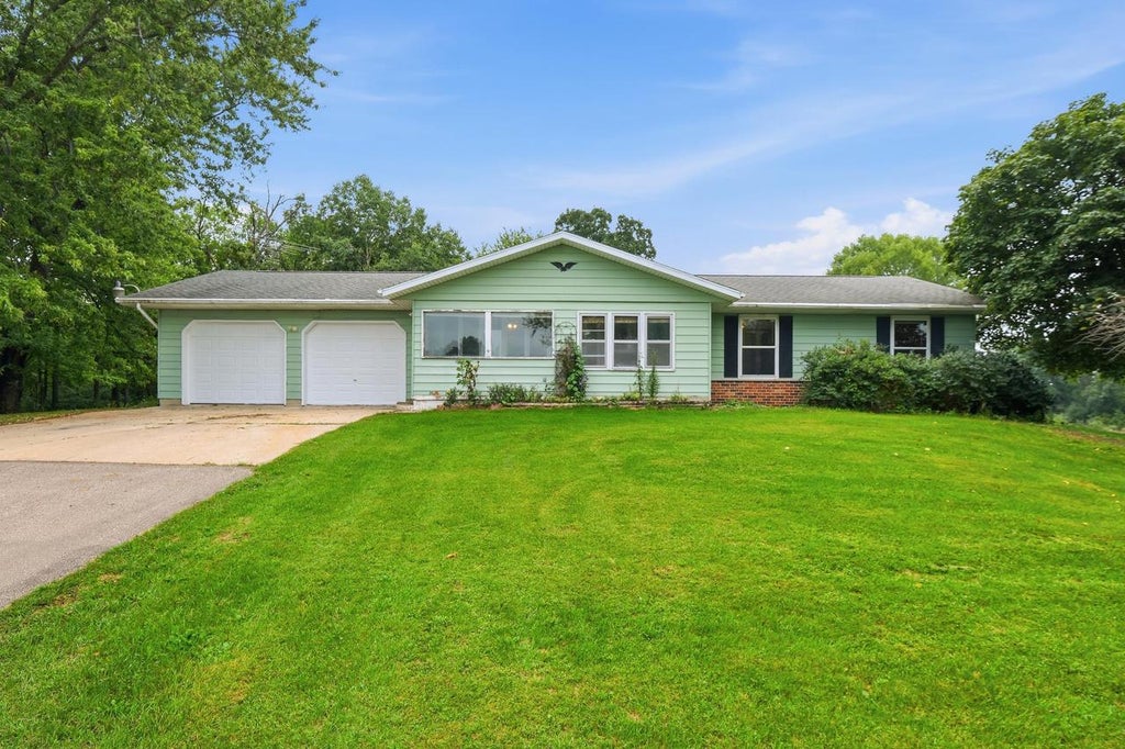 Photo of N4982 Dunning ROAD, Poynette, WI 53955 (MLS # 2032145)