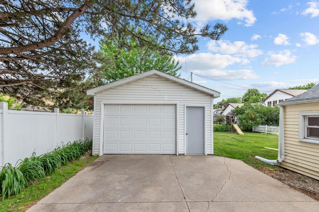 Photo of 1711 N Meade STREET, Appleton, WI 54911 (MLS # 50327353)