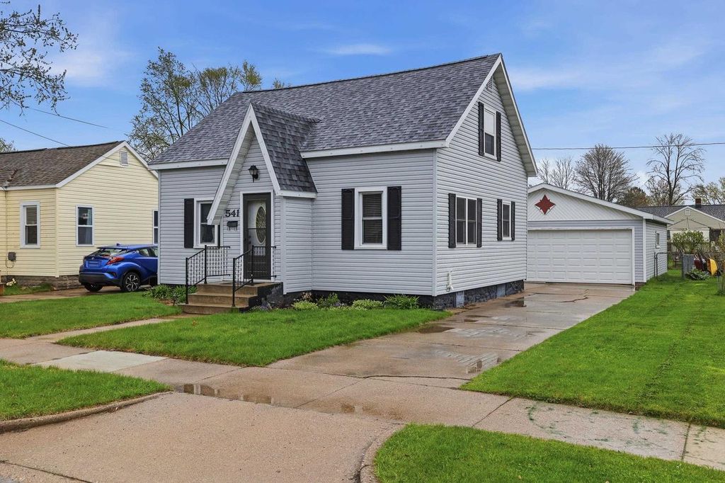 Photo of 541 13th Street South St, Wisconsin Rapids, WI 54494 (MLS # 22601687)