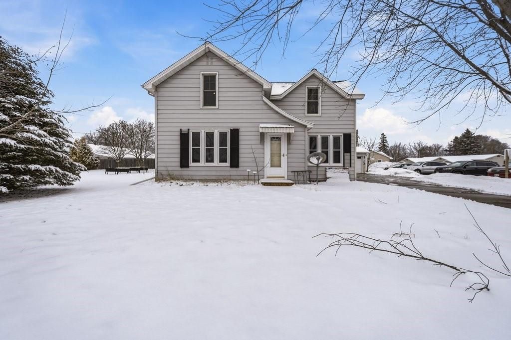 Photo of 113 W Lincoln AVENUE, Fall Creek, WI 54742 (MLS # 1598495)