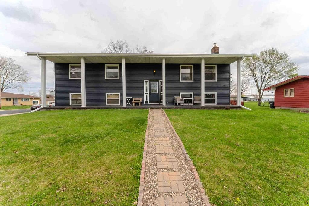 Photo of 800 East AVENUE, Tomah, WI 54660 (MLS # 2021149)