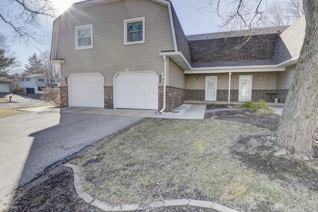 Photo of 484 Basswood AVENUE, Verona, WI 53593 (MLS # 2016983)