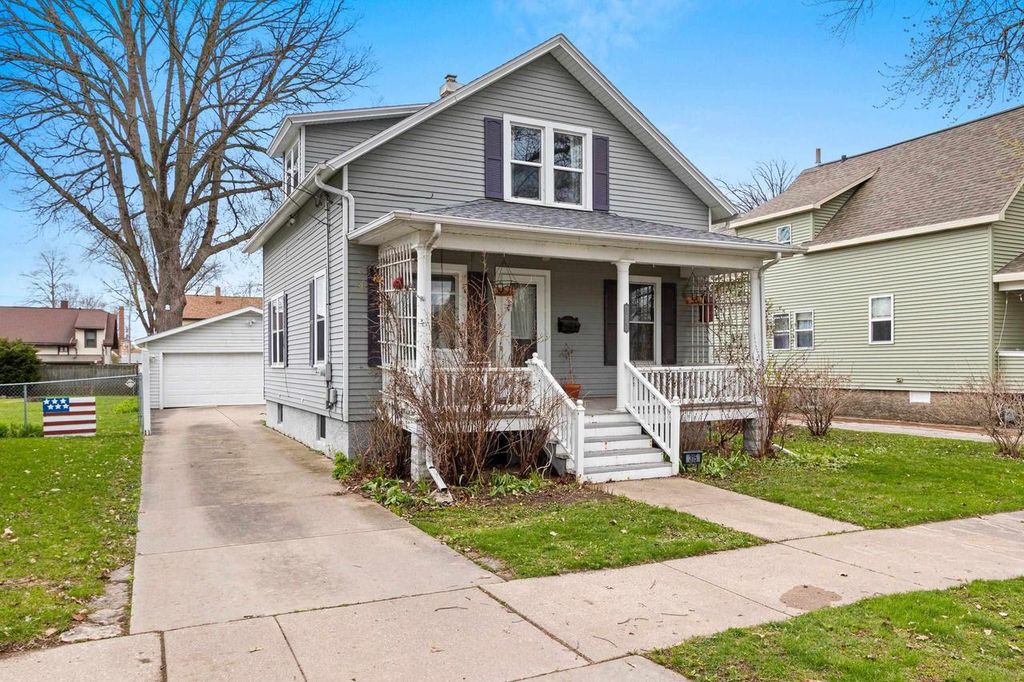 Photo of 315 14th AVENUE, Green Bay, WI 54303 (MLS # 50324482)