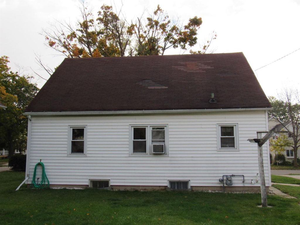 Photo of 9676 S Bergamont DRIVE, Franklin, WI 53132 (MLS # 1945221)