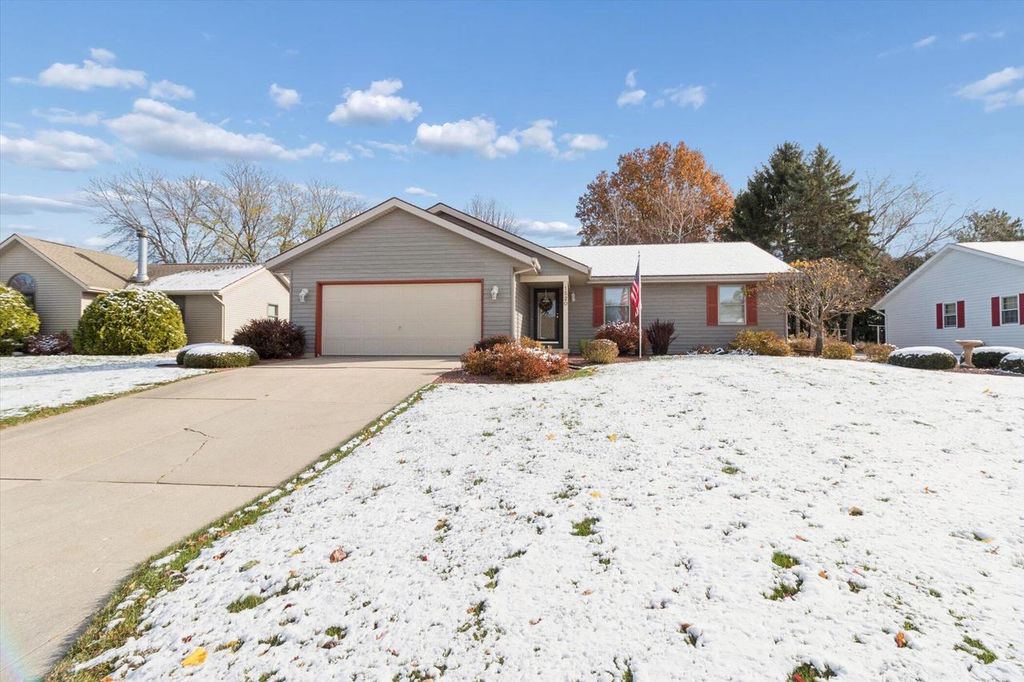 Photo of 1520 Shannon DRIVE, Janesville, WI 53546 (MLS # 1941601)