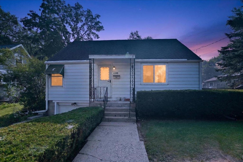 Photo of 4109 Barby LANE, Madison, WI 53704 (MLS # 2028129)