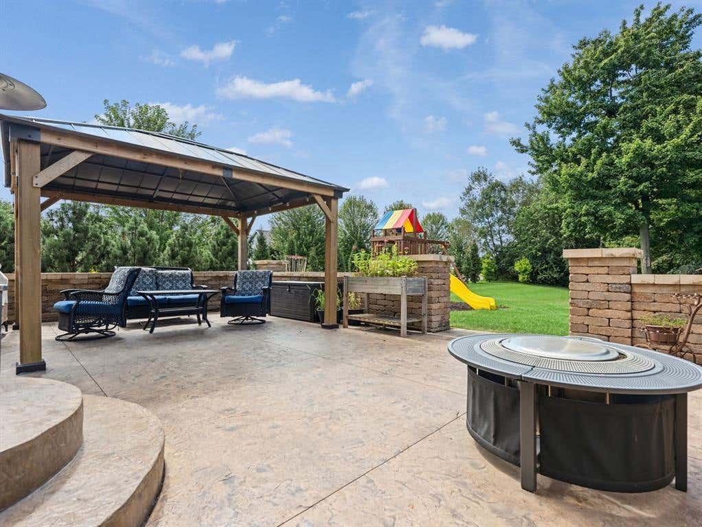 Photo of 4766 S Oakwood Hills Parkway, Eau Claire, WI 54701 (MLS # 1604611)