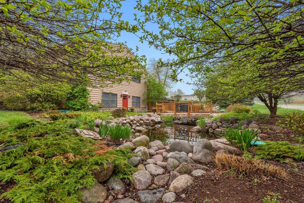 Photo of N48W14336 Hampton ROAD, Menomonee Falls, WI 53051 (MLS # 1945357)