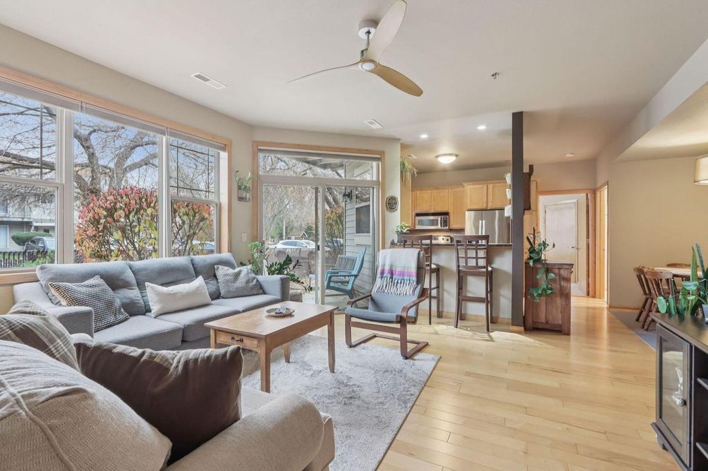 Photo of N82W13360 Fond Du Lac AVENUE #102, Menomonee Falls, WI 53051 (MLS # 1943953)