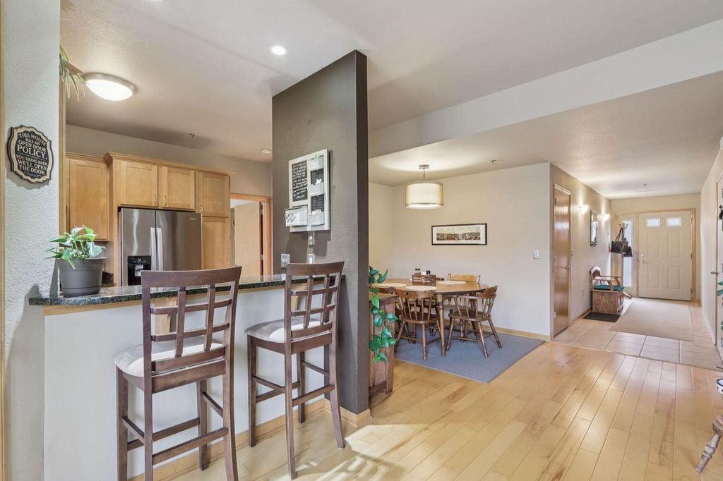 Photo of N82W13360 Fond Du Lac AVENUE #102, Menomonee Falls, WI 53051 (MLS # 1943953)