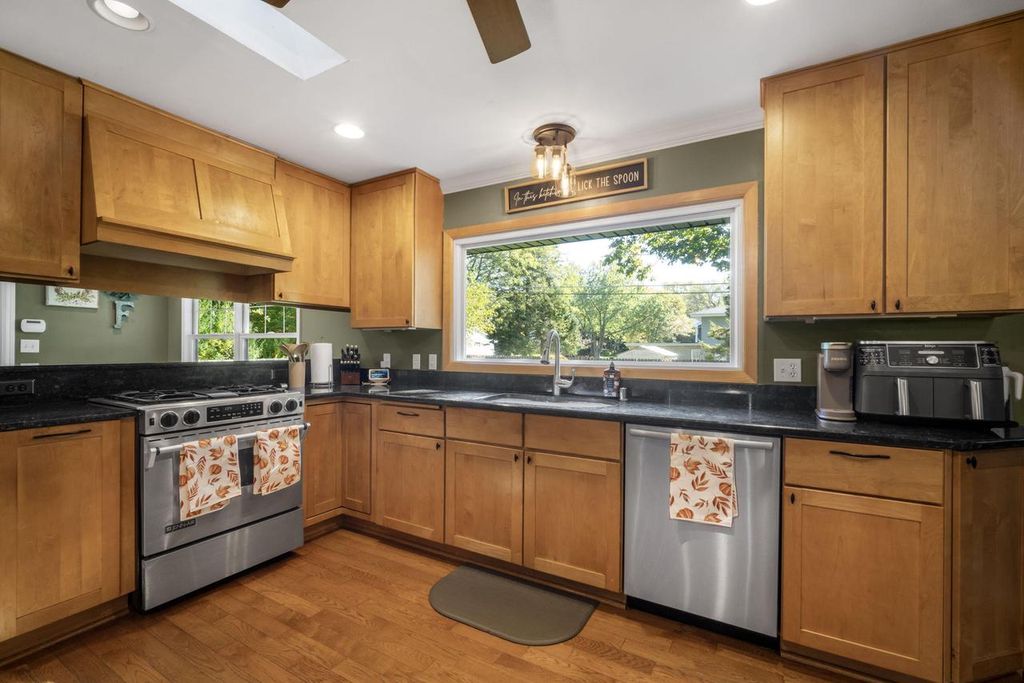 Photo of 115 Eldorado DRIVE, Wind Point, WI 53402 (MLS # 1941350)