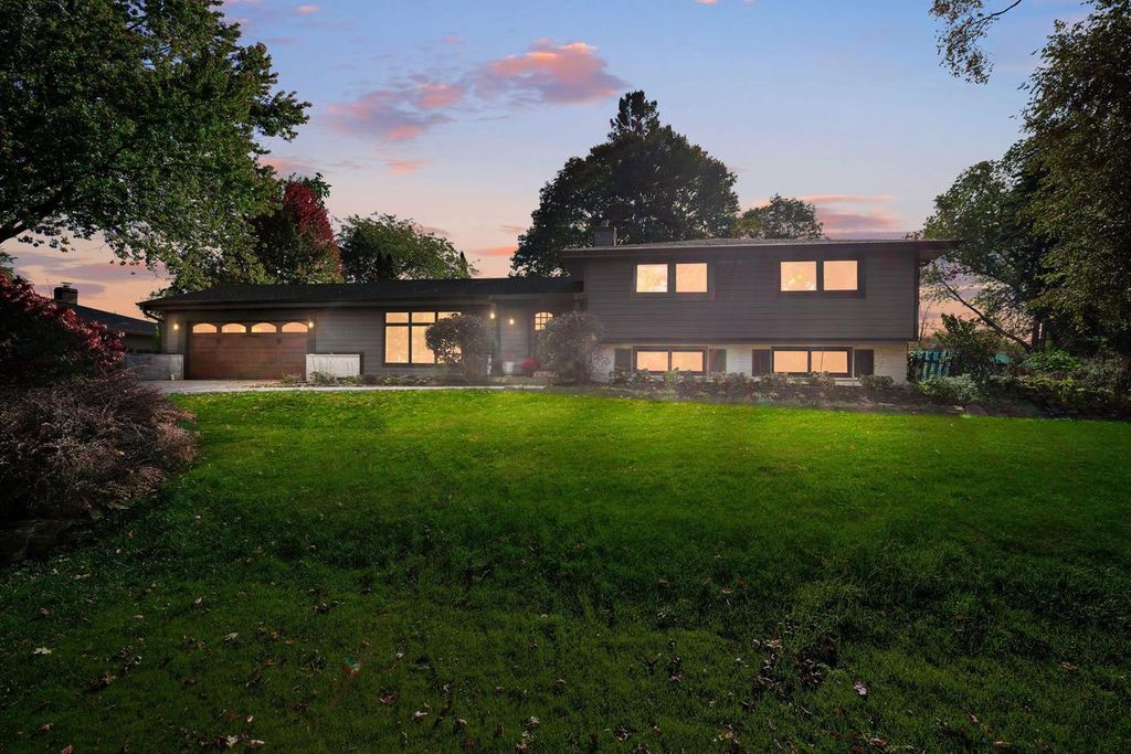 Photo of 115 Eldorado DRIVE, Wind Point, WI 53402 (MLS # 1941350)