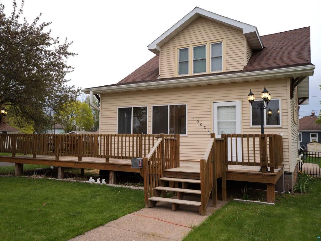 Photo of 1000 MacArthur AVENUE, Ashland, WI 54806 (MLS # 6125349)