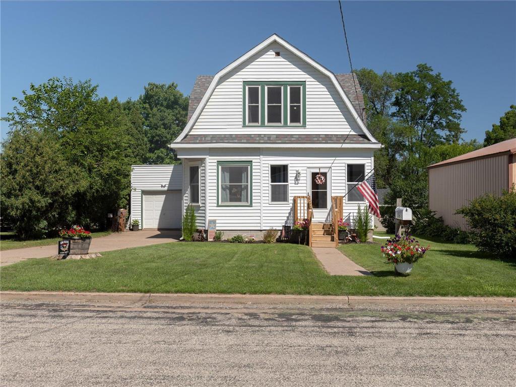 Photo of 306 E Washington STREET, Durand, WI 54736 (MLS # 7109893)
