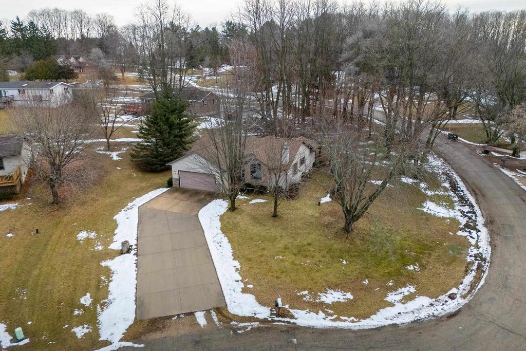 Photo of N7207 Circle DRIVE, Pardeeville, WI 53954 (MLS # 2014215)