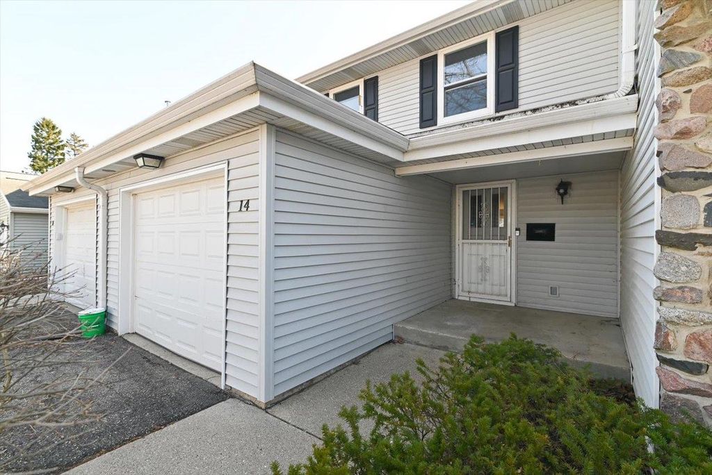 Photo of 14 Whitcomb CIRCLE, Madison, WI 53711 (MLS # 2017543)