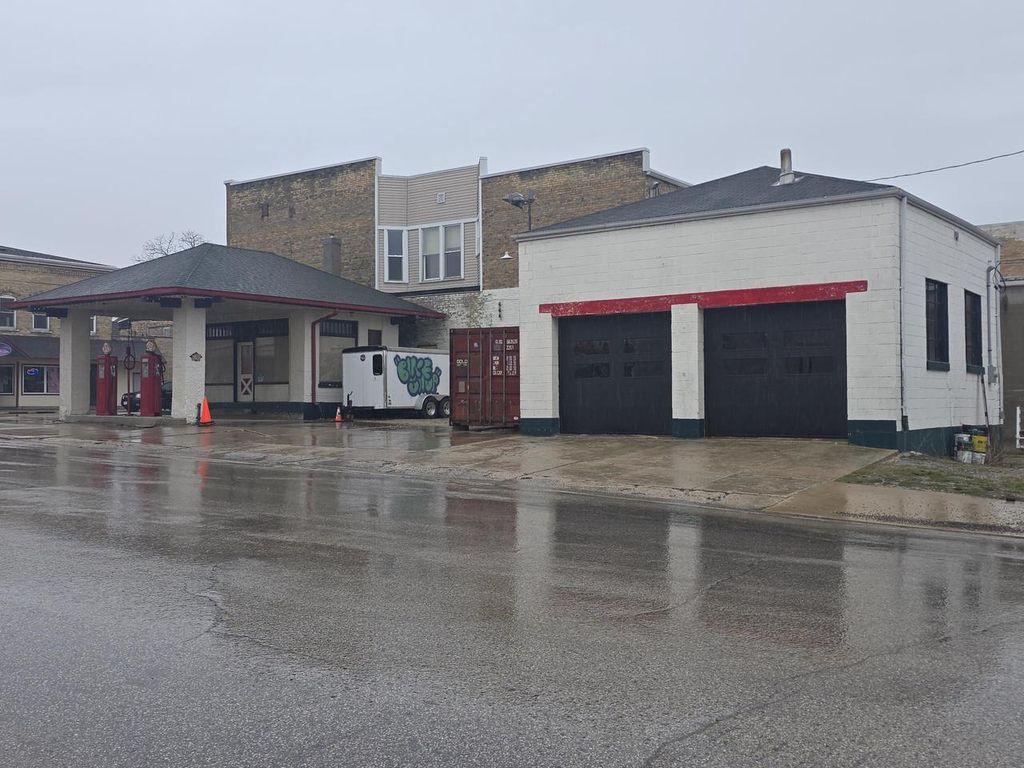 Photo of 402 Steele STREET, Algoma, WI 54201 (MLS # 1958224)