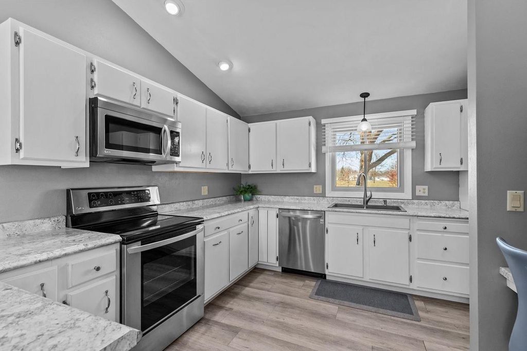 Photo of 1000 Greendale STREET, Menasha, WI 54952 (MLS # 50318233)