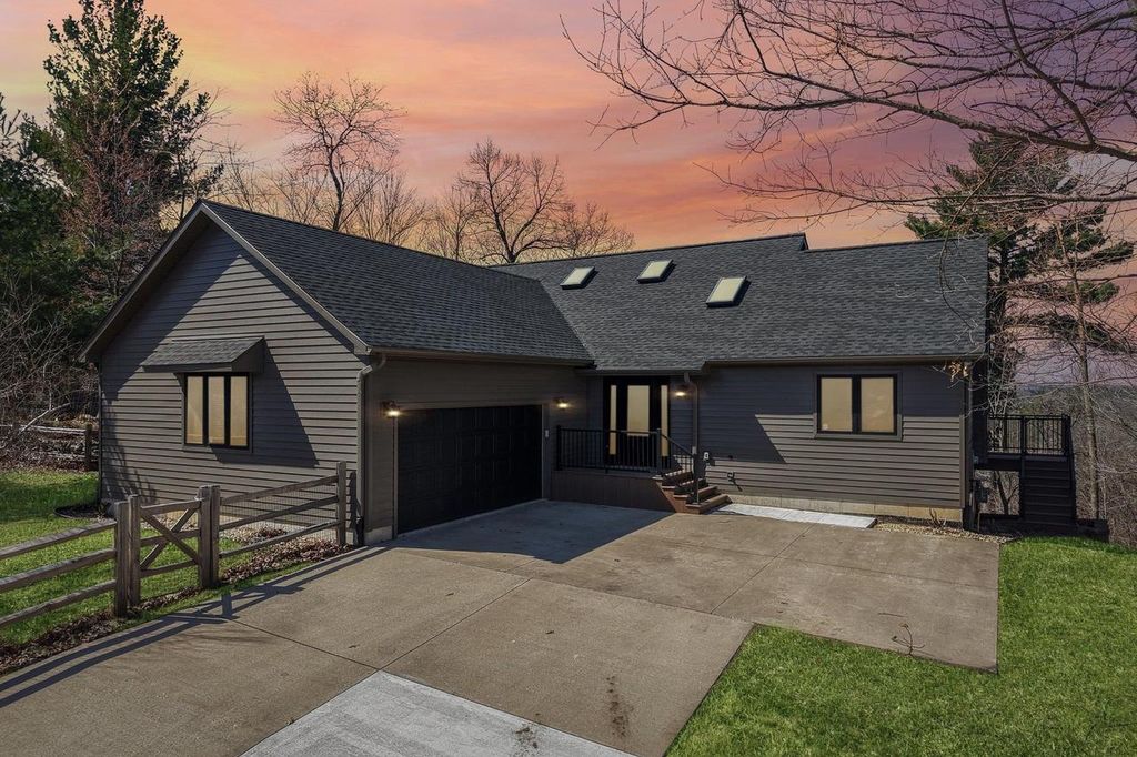 Photo of 54 Lookout RIDGE, Wisconsin Dells, WI 53965 (MLS # 2019722)