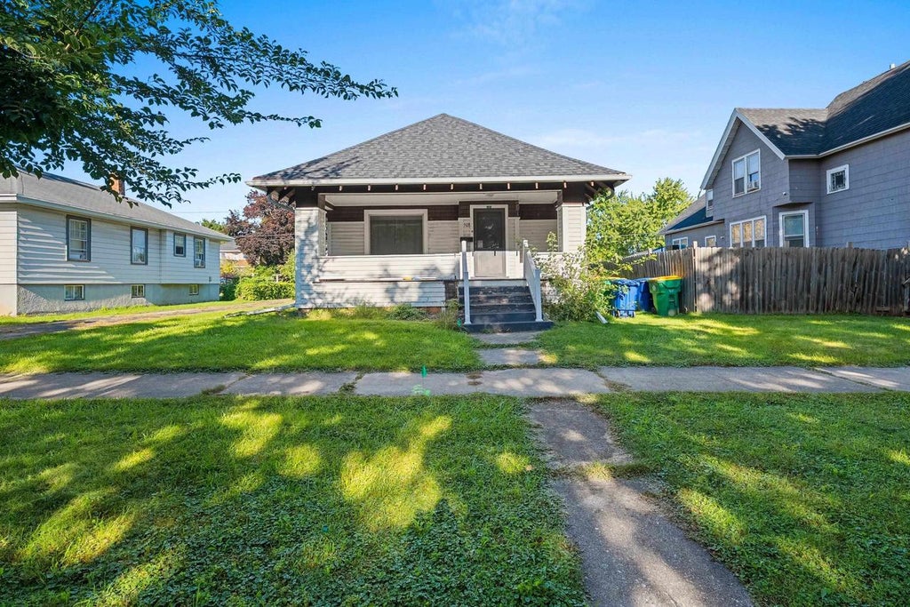 Photo of 508 S Maple AVENUE, Green Bay, WI 54303 (MLS # 50332793)