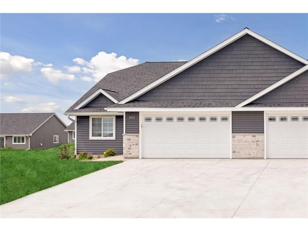 Photo of 621 Field Point STREET, Roberts, WI 54023 (MLS # 6809507)