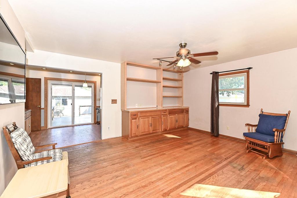 Photo of 3614 E Kimberly AVENUE, Cudahy, WI 53110 (MLS # 1936266)
