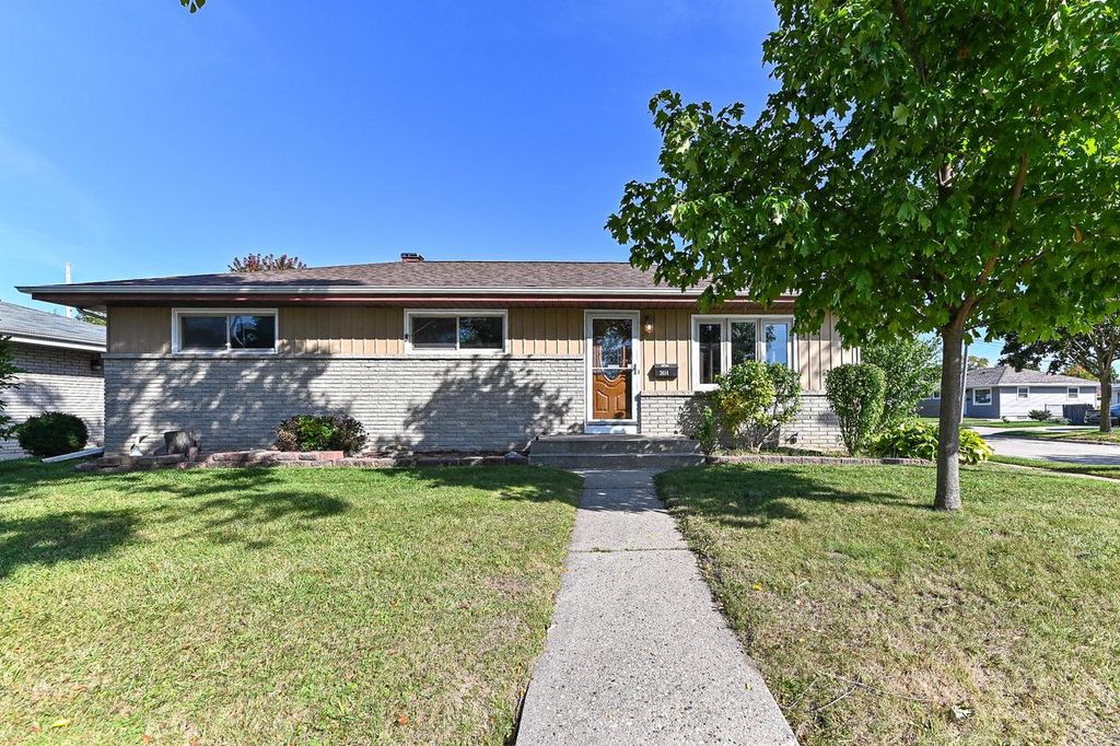 Photo of 3614 E Kimberly AVENUE, Cudahy, WI 53110 (MLS # 1936266)