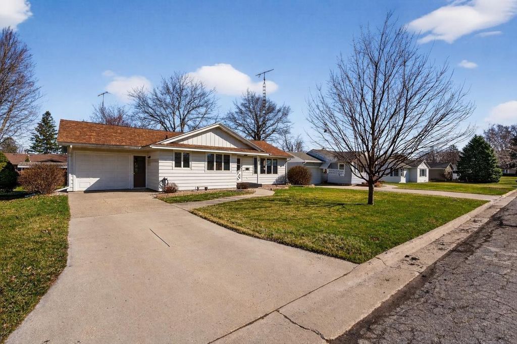 Photo of 2507 16th STREET, Monroe, WI 53566 (MLS # 2018455)