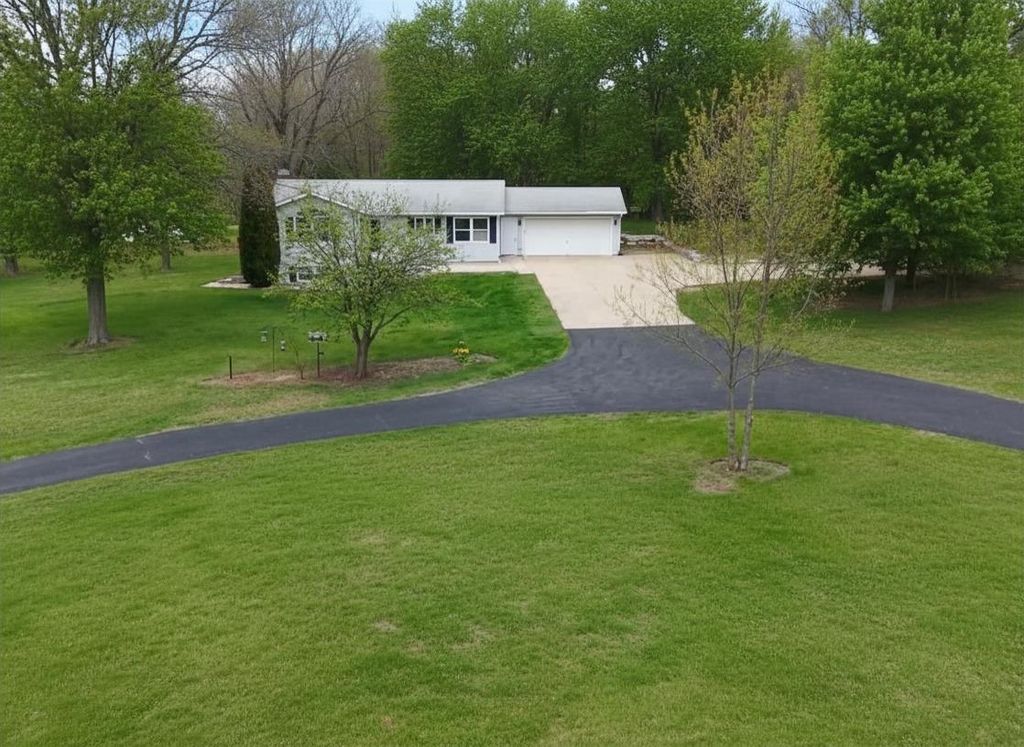 Photo of 15208 W Carroll ROAD, Brodhead, WI 53520 (MLS # 2021546)