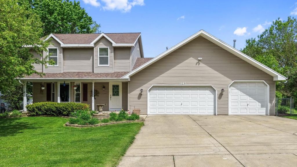 Photo of 1145 Crestwood DRIVE, Green Bay, WI 54313 (MLS # 50326347)