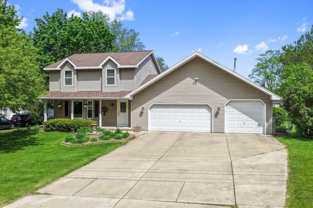 Photo of 1145 Crestwood DRIVE, Green Bay, WI 54313 (MLS # 50326347)