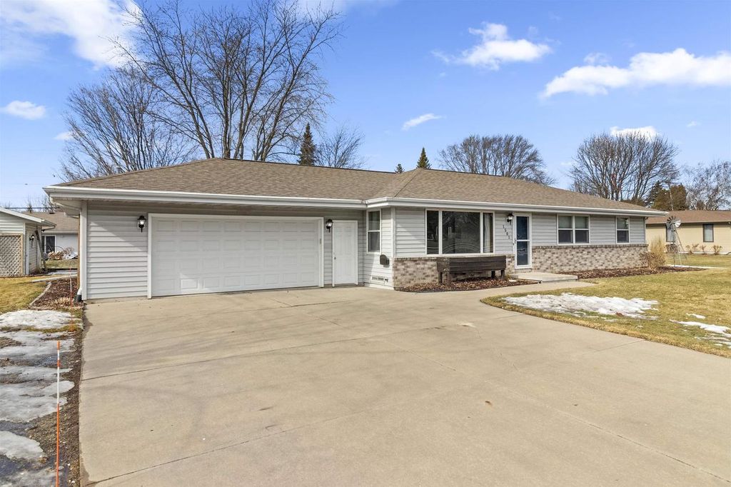 Photo of 1501 N Lynndale DRIVE, Appleton, WI 54914 (MLS # 50321327)