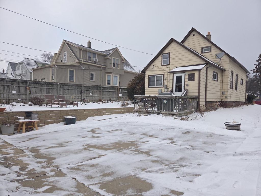 Photo of 3959 E Underwood AVENUE, Cudahy, WI 53110 (MLS # 1946063)