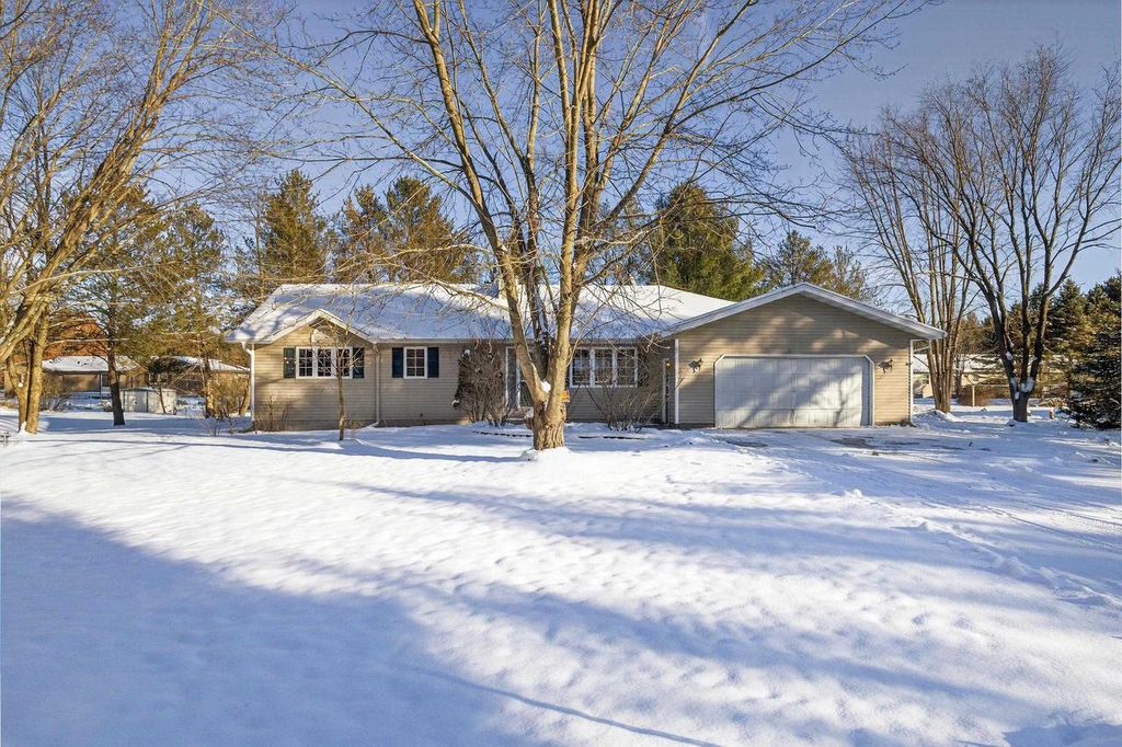 Photo of 2211 86th Street South St, Wisconsin Rapids, WI 54494 (MLS # 22505653)