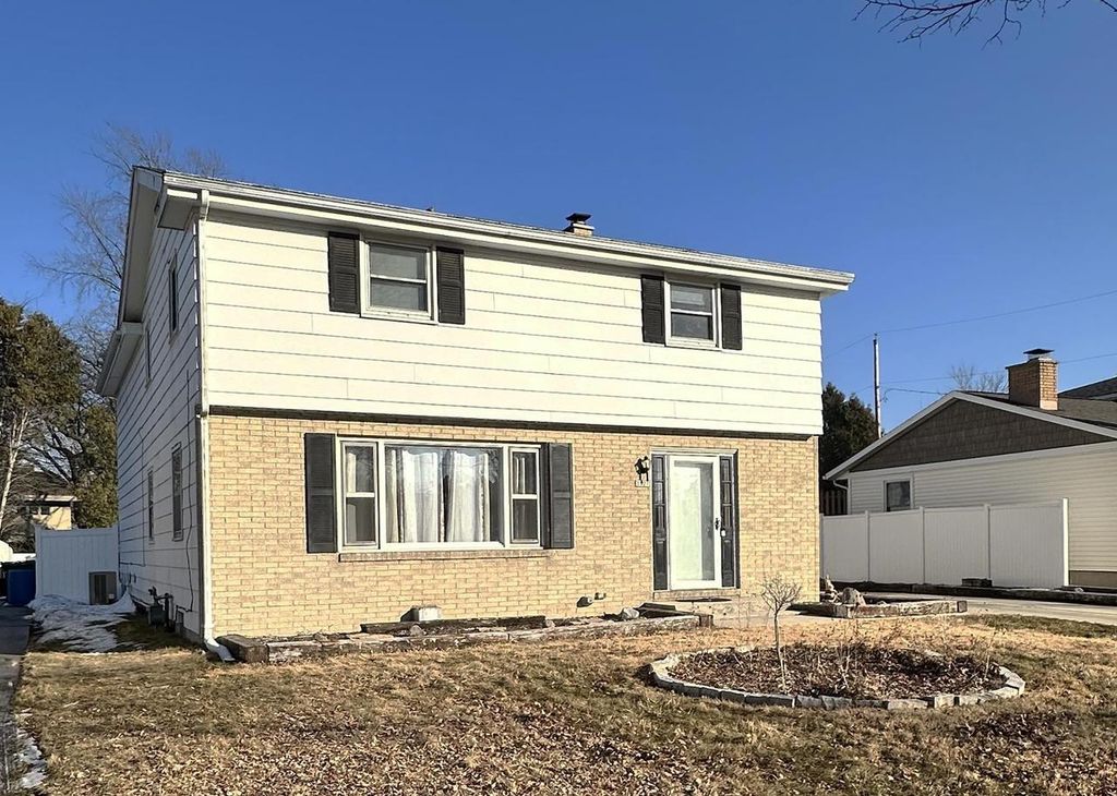 Photo of 3321 N 8th STREET, Sheboygan, WI 53083 (MLS # 50321174)