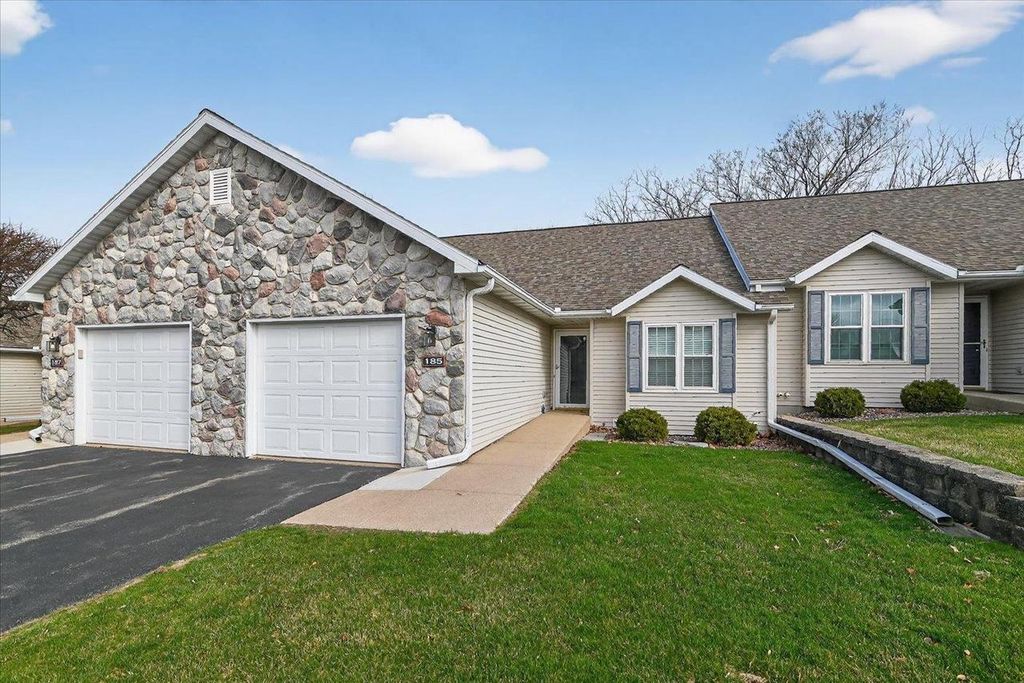 Photo of 185 N Musket Ridge DRIVE, Sun Prairie, WI 53590 (MLS # 2018757)