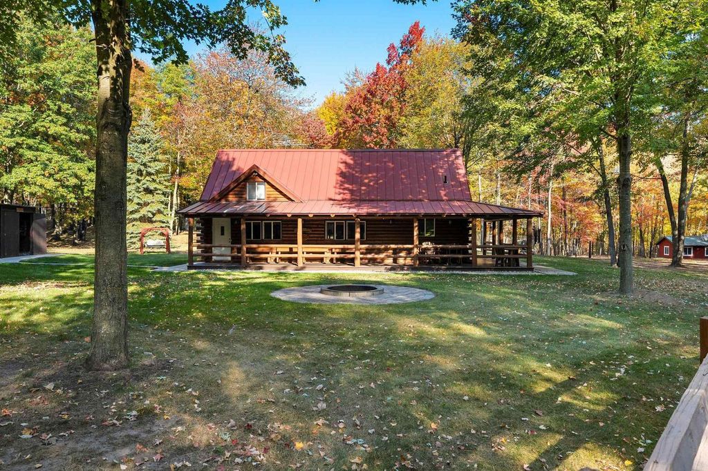 Photo of 10014 Tank LANE, Pound, WI 54161 (MLS # 50318957)