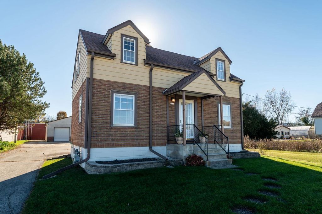 Photo of 2411 W Mill ROAD, Glendale, WI 53209 (MLS # 1941754)