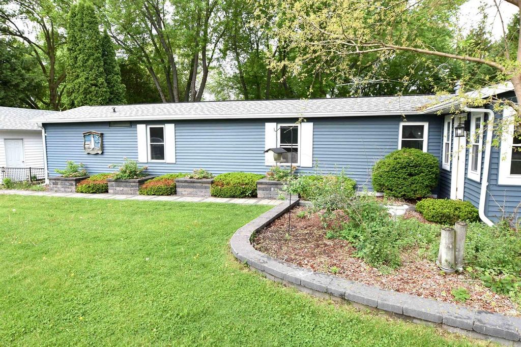 Photo of N9675 Northern SHORES, Fox Lake, WI 53933 (MLS # 2023583)