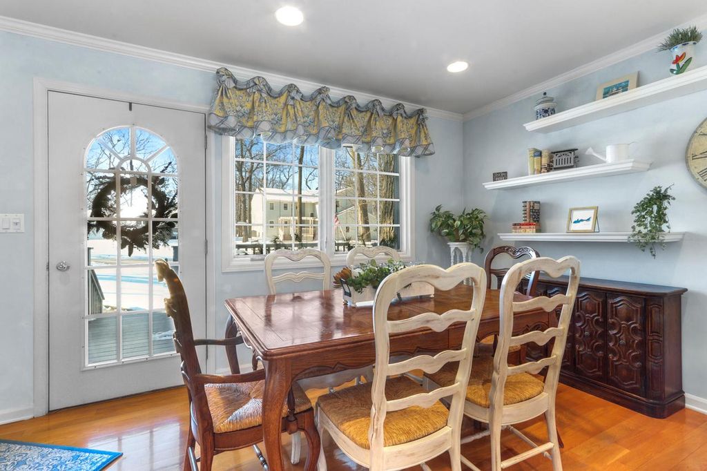 Photo of 56 Rolling Green DRIVE, Fontana, WI 53125 (MLS # 1949500)