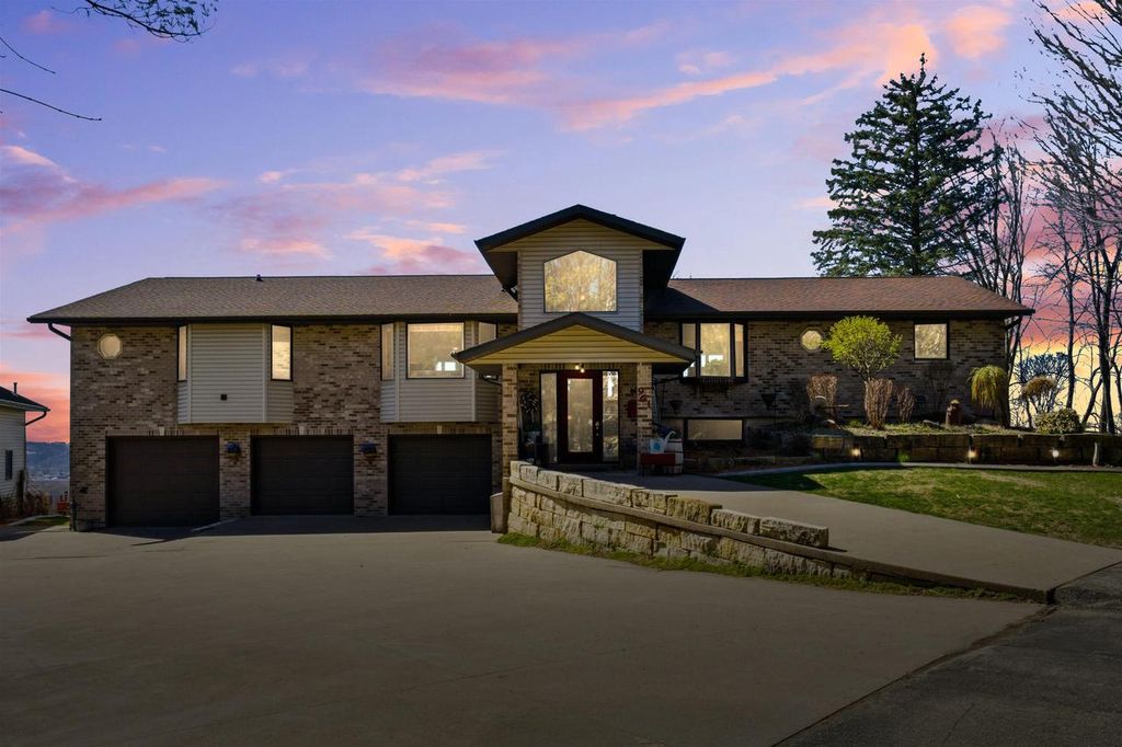 Photo of 961 Whispering LANE, Hazel Green, WI 53811 (MLS # 2020266)