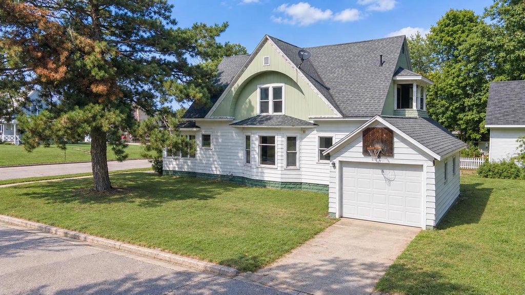 Photo of 630 Mill STREET, Manawa, WI 54949 (MLS # 50332303)