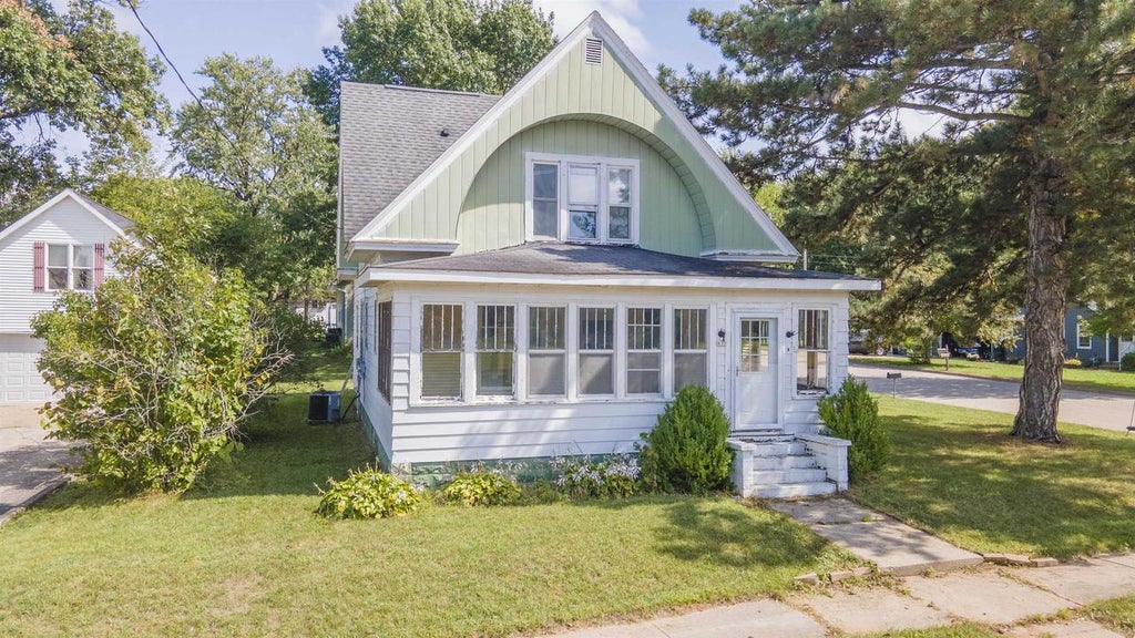 Photo of 630 Mill STREET, Manawa, WI 54949 (MLS # 50332303)