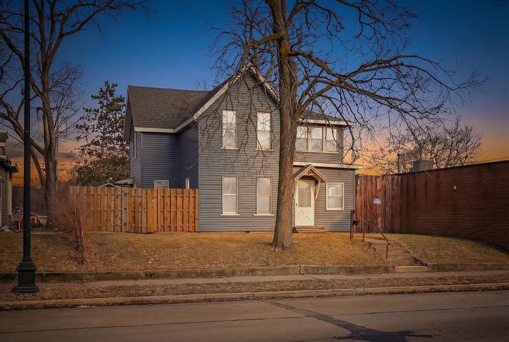 Photo of 220-222 Copeland AVENUE, La Crosse, WI 54603 (MLS # 1952874)